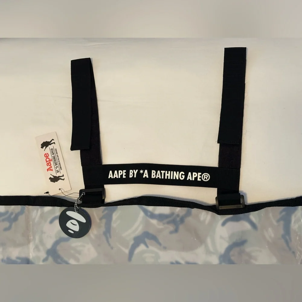 NEW Aape By *A Bathing Ape Picnic Mat - Picture 4 of 8